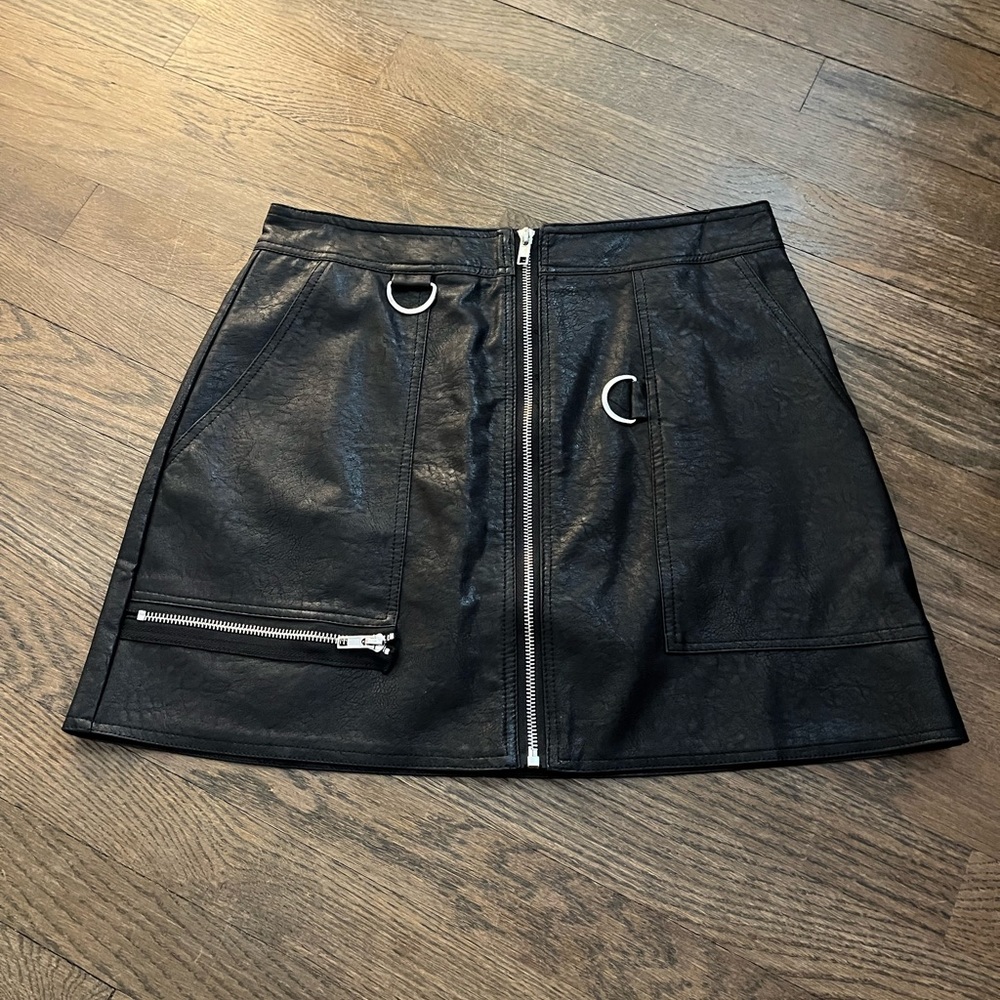 NWOT Faux Leather Mini Skirt Nastygal size 8/M